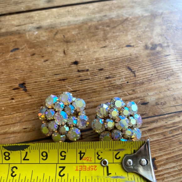 Vintage clip on earrings - Picture 6 of 12